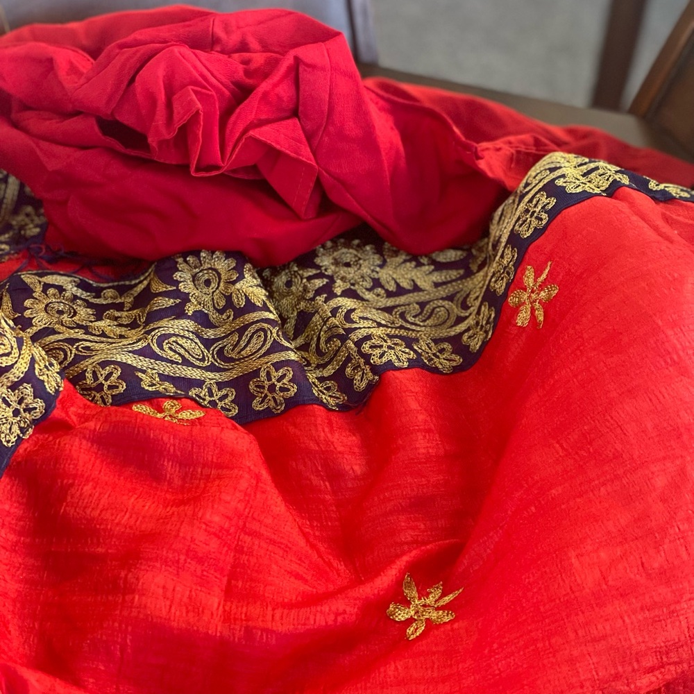 Indian Sari with unstiched blouse